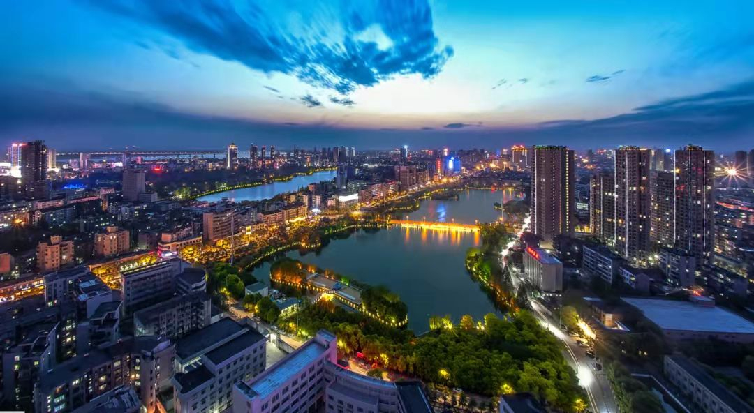 湖北暖阳，共享快乐时光